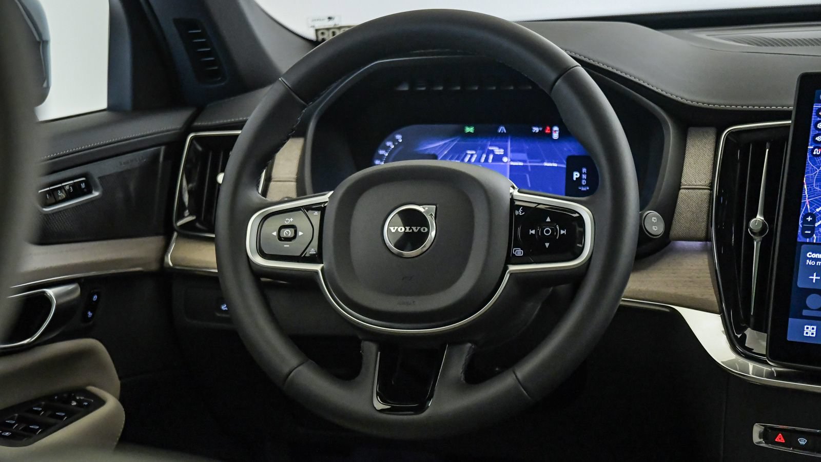 Certified 2026 Volvo XC90 B6 Plus w/ Protection Package AWD/4WD image 13