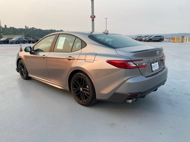 Used 2025 Toyota Camry SE FWD image 8