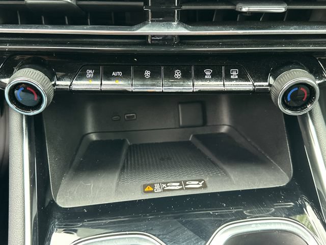 Certified 2026 Chevrolet Traverse RS w/ LPO, Floor Liner Package AWD/4WD image 35