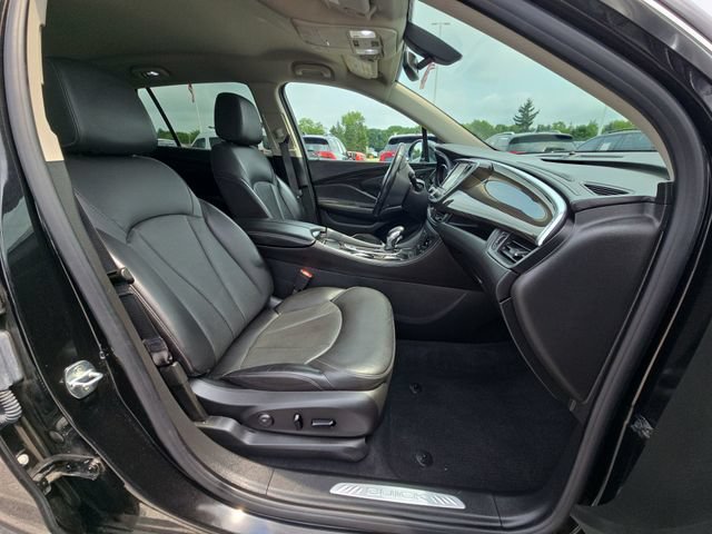 Used 2020 Buick Envision Essence AWD/4WD image 28