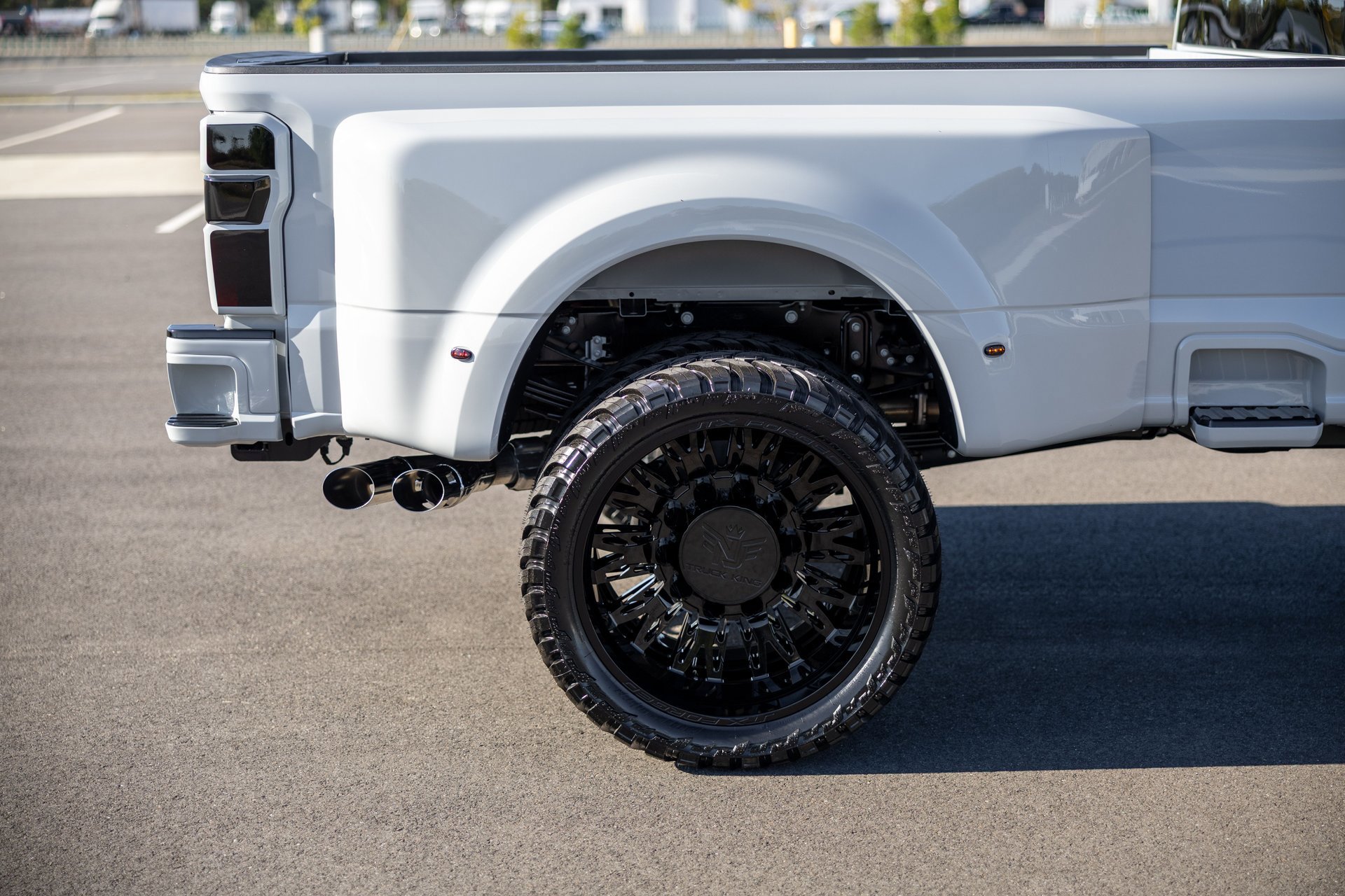 Used 2025 Ford F450 Platinum w/ Platinum Plus Package image 21