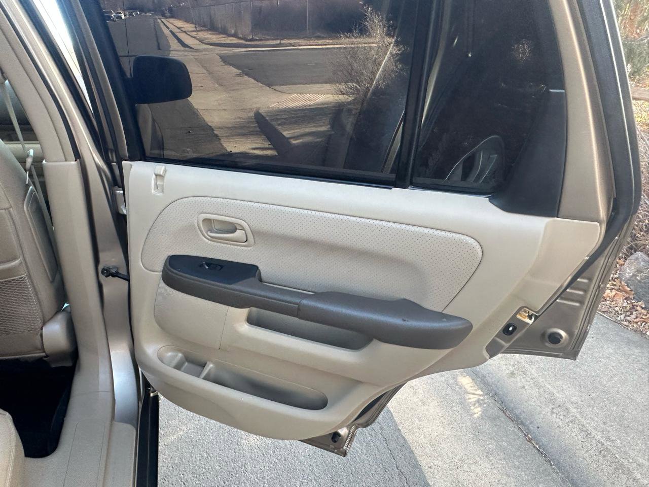 Used 2005 Honda CR-V EX image 22