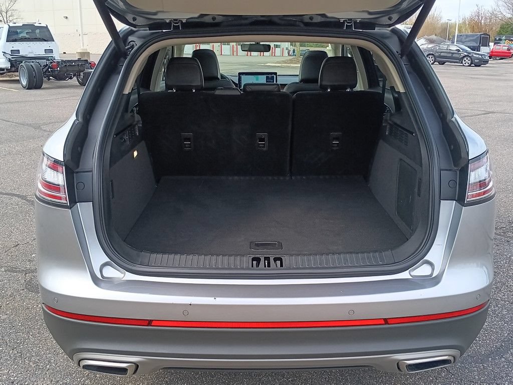 Used 2023 Lincoln Nautilus Reserve AWD/4WD image 8