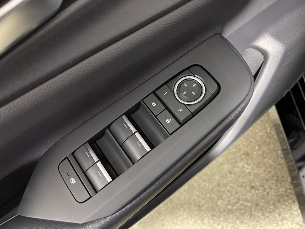 New 2026 Toyota Prius Plug-In Hybrid FWD image 16