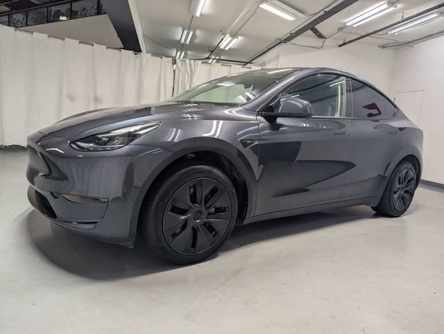 Used 2025 Tesla Model Y Long Range RWD image 5
