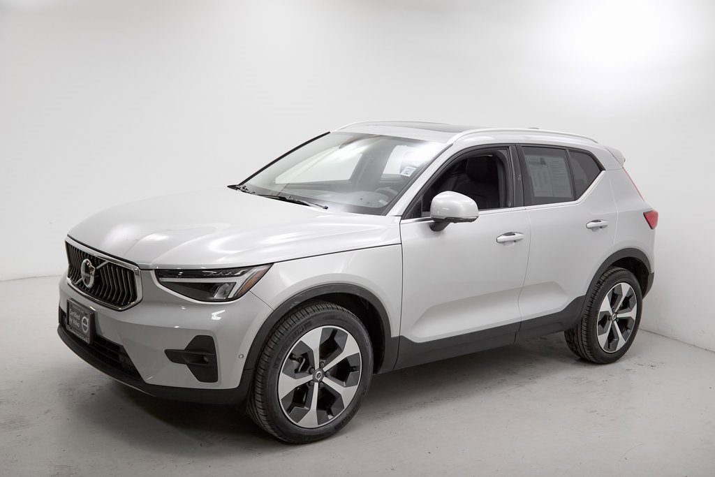 Used 2023 Volvo XC40 B5 Ultimate w/ Protection Package Premier image 6