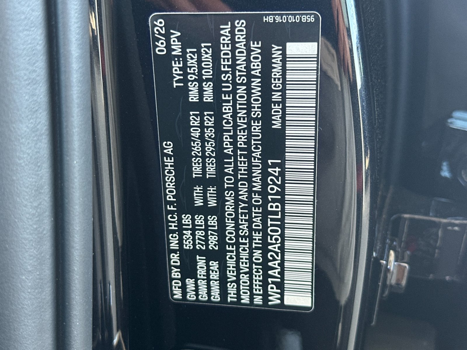 New 2026 Porsche Macan AWD/4WD image 29
