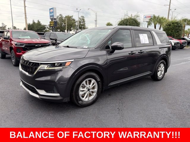 Used 2023 Kia Carnival LX FWD image 3