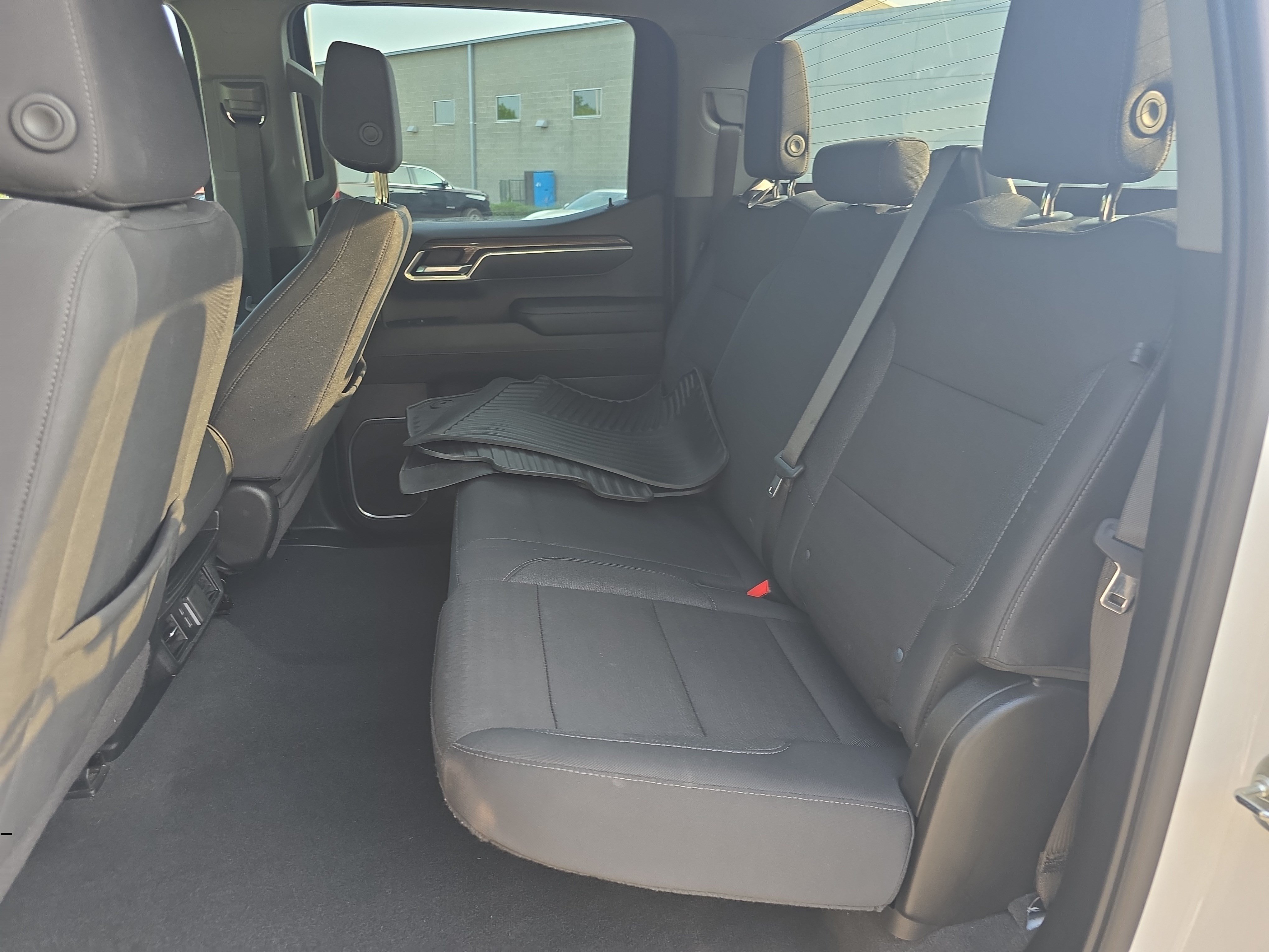 Used 2025 Chevrolet Silverado 1500 LT RWD image 13