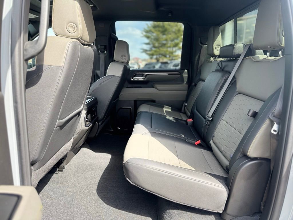 Used 2025 Chevrolet Silverado 2500 ZR2 w/ Technology Package image 25