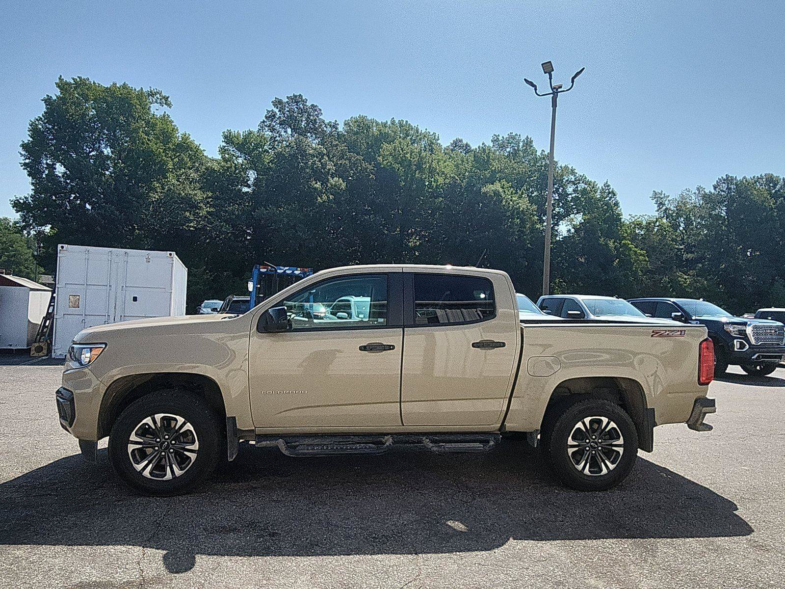 Used 2022 Chevrolet Colorado Z71 RWD image 2
