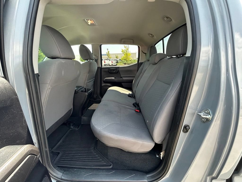 Used 2020 Toyota Tacoma SR5 AWD/4WD image 24