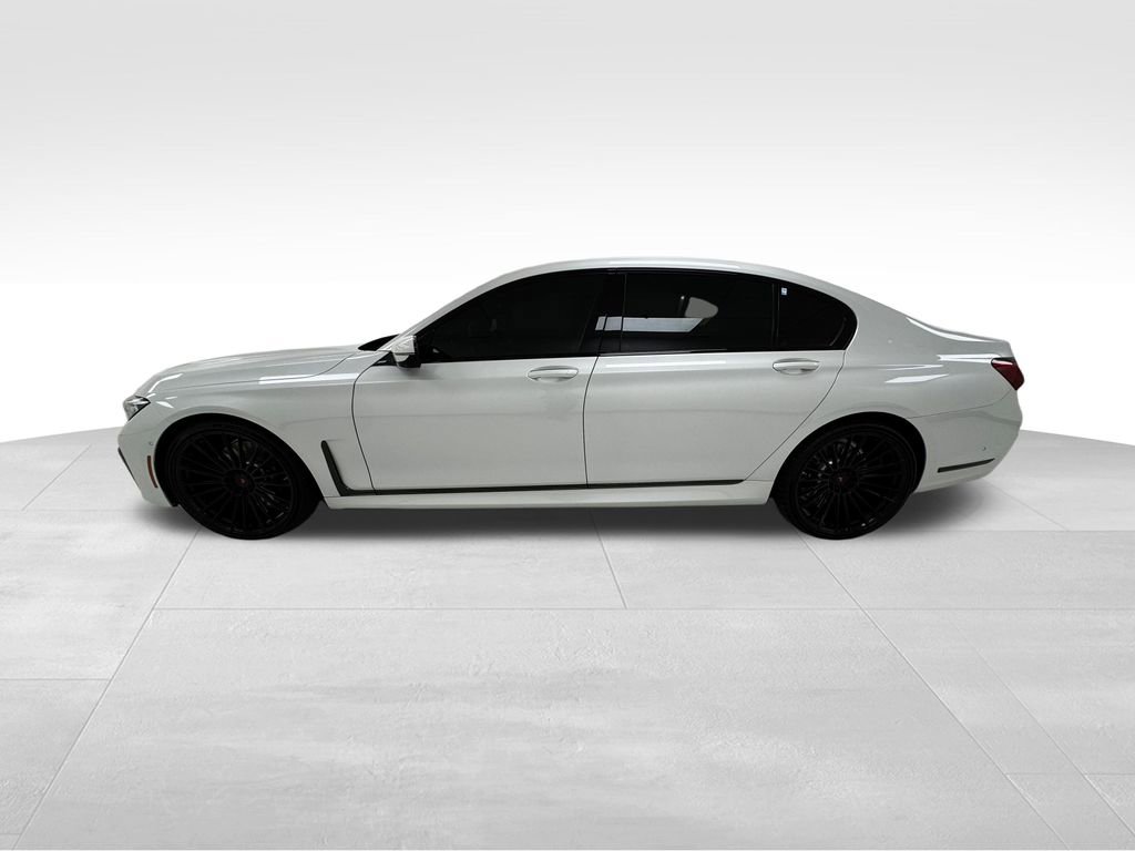 Used 2022 BMW 750i xDrive w/ Autobahn Package image 4