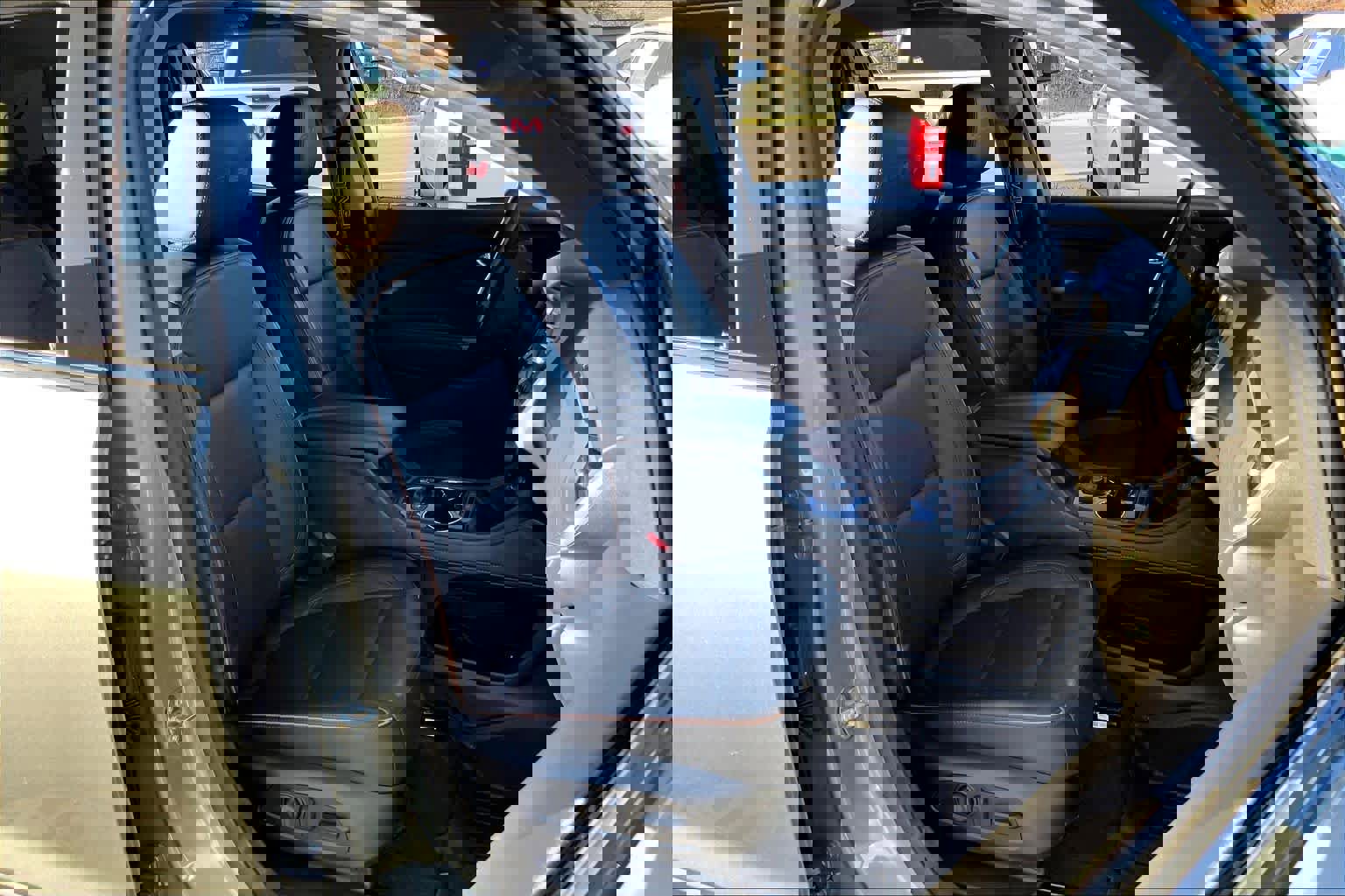 Used 2023 GMC Acadia AT4 w/ Technology Package image 8