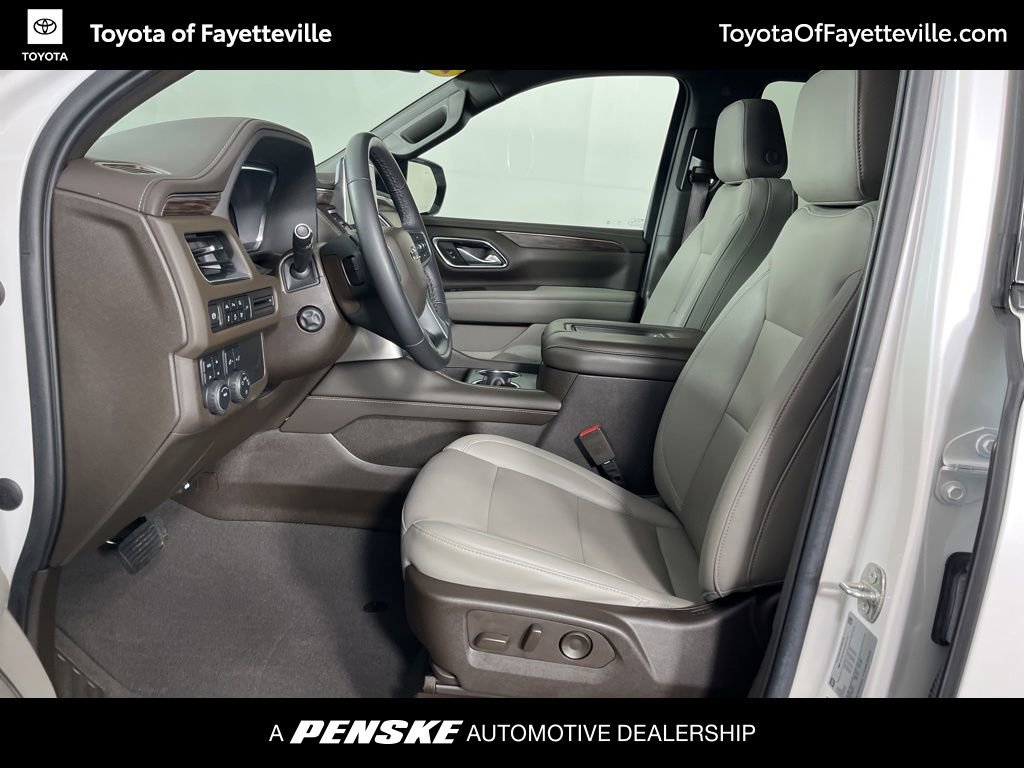 Used 2022 Chevrolet Tahoe Z71 w/ Luxury Package AWD/4WD image 22