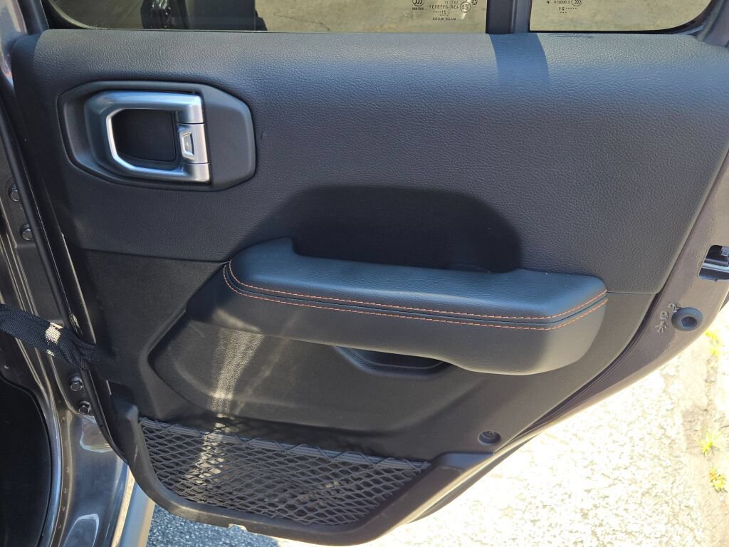 Used 2021 Jeep Gladiator Mojave AWD/4WD image 15