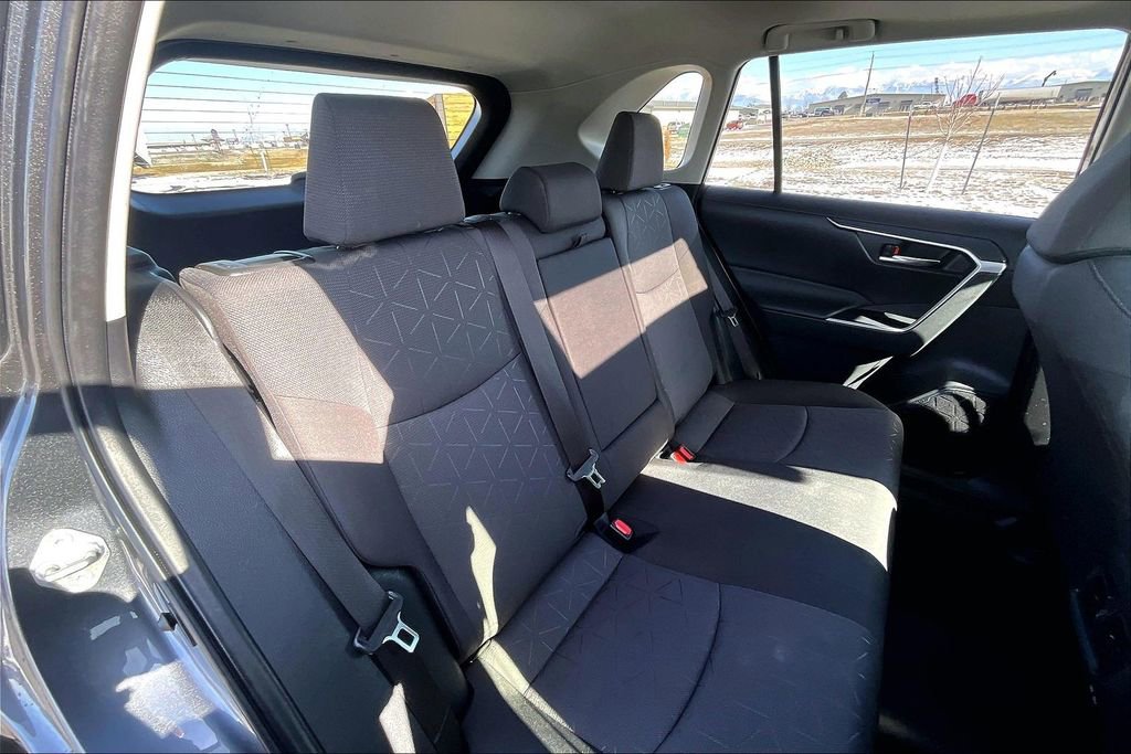 Used 2022 Toyota RAV4 XLE w/ Convenience Package image 27