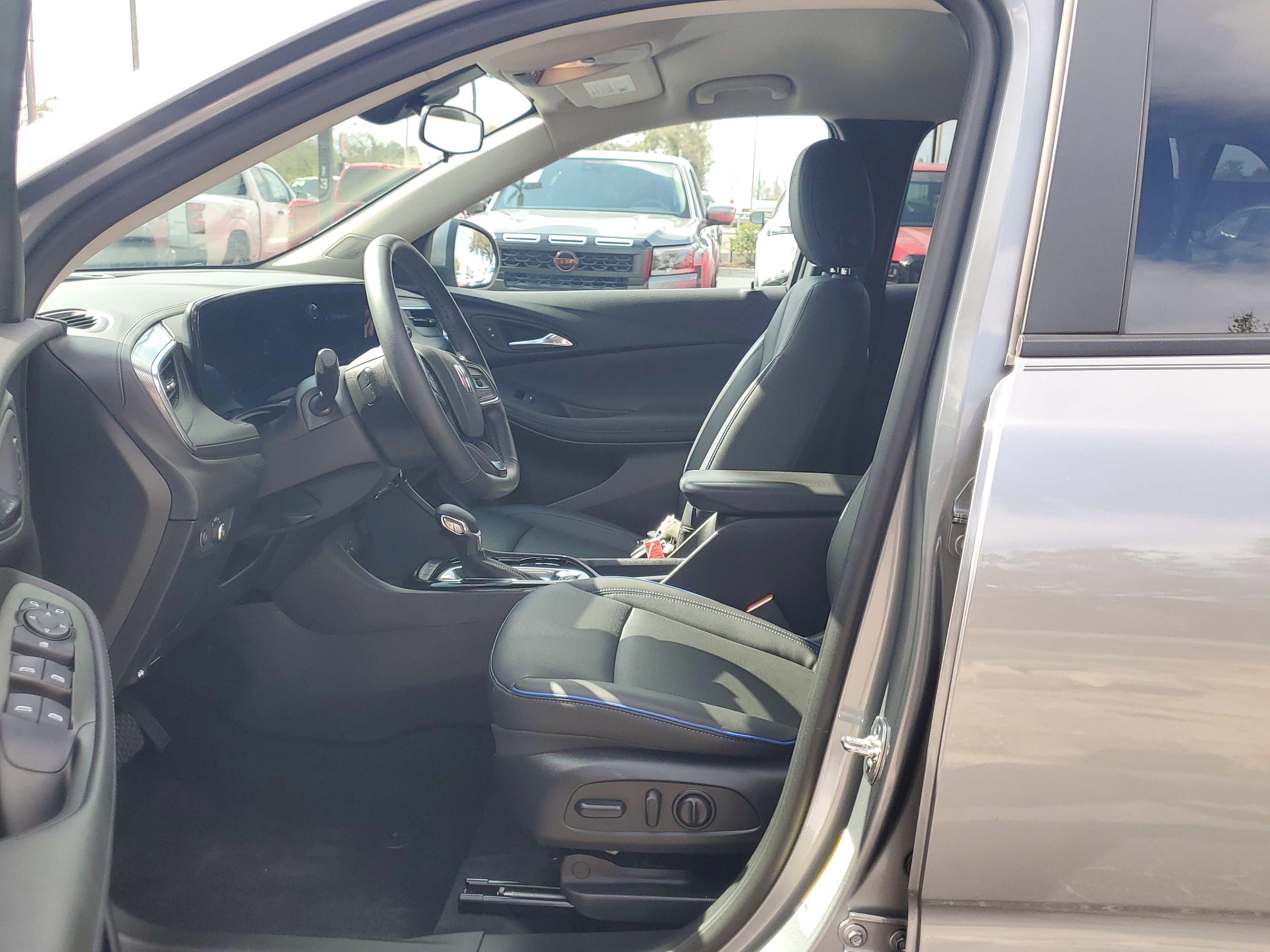 Used 2025 Buick Encore GX Sport Touring w/ Advanced Technology Package image 19