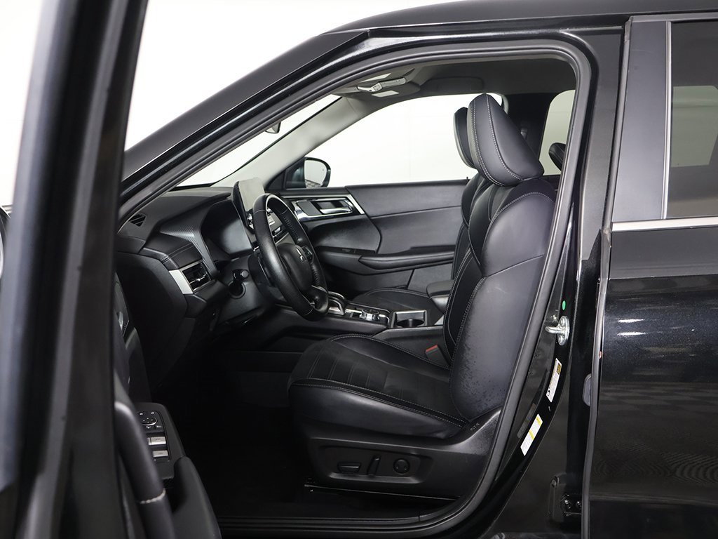 Used 2024 Mitsubishi Outlander SE image 30