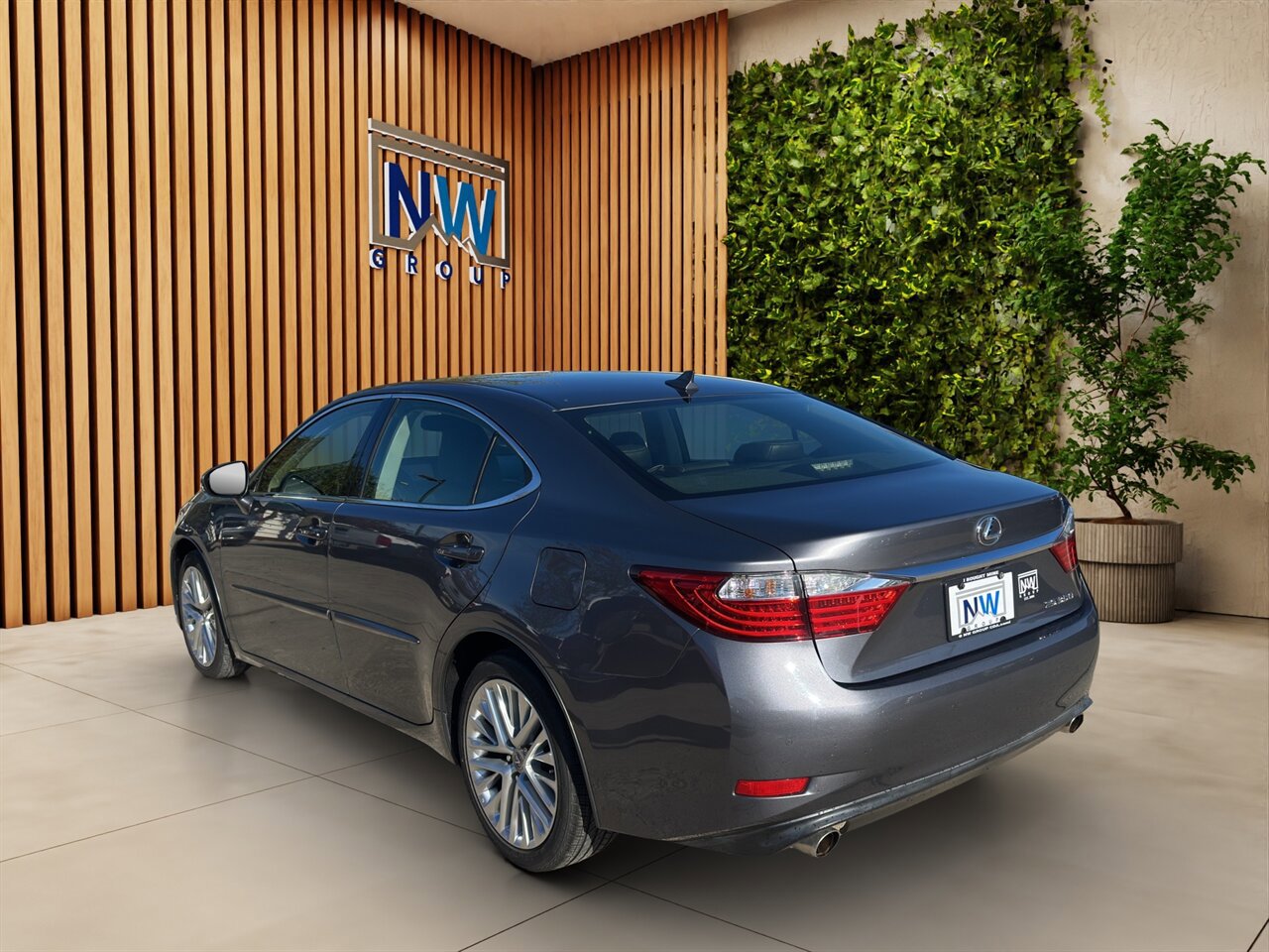 Used 2013 Lexus ES 350 w/ Luxury Pkg FWD image 41