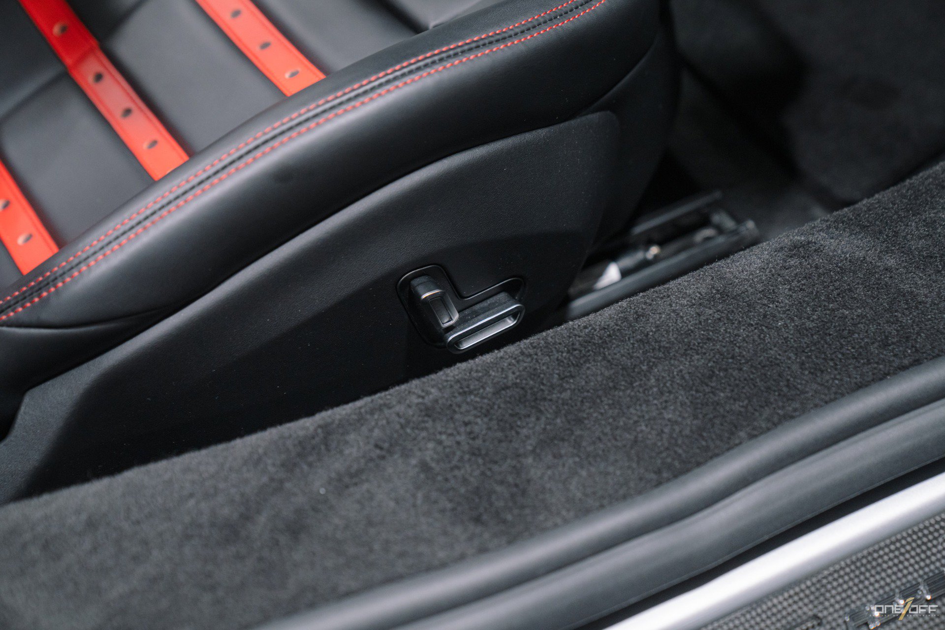 Used 2022 Ferrari SF90 Spider image 33