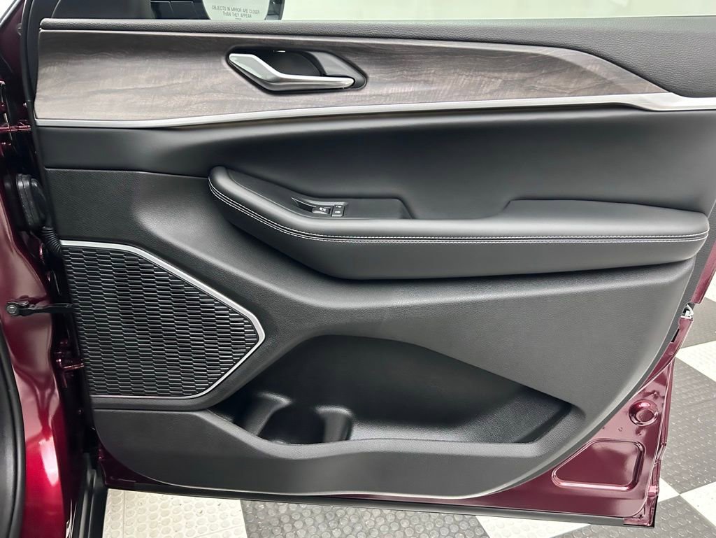 New 2026 Jeep Grand Cherokee Limited image 16