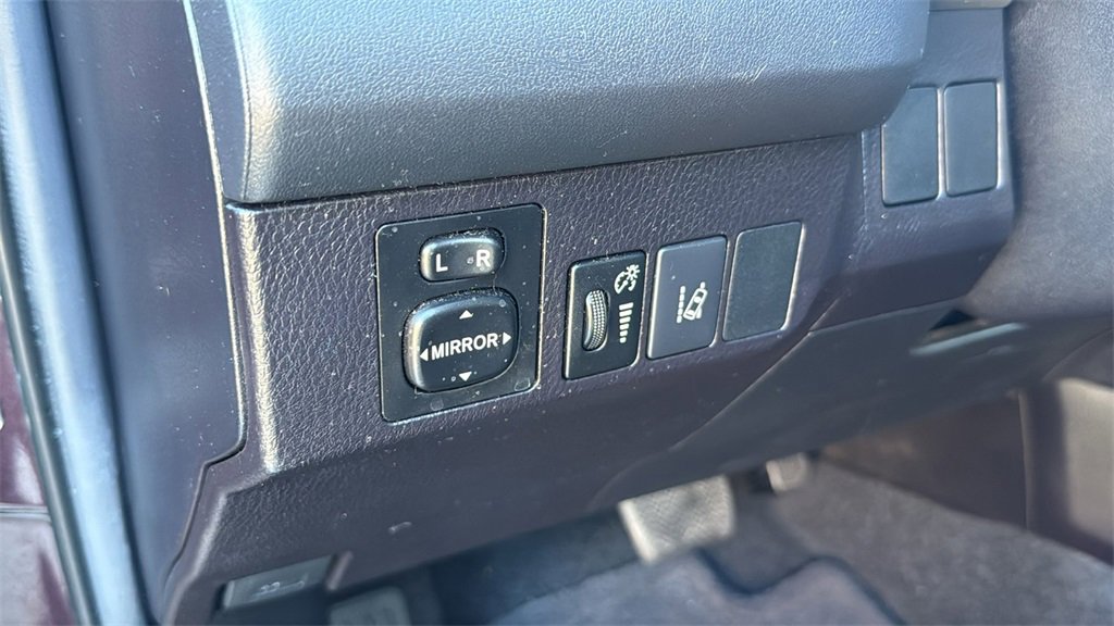 Used 2018 Toyota RAV4 LE image 28