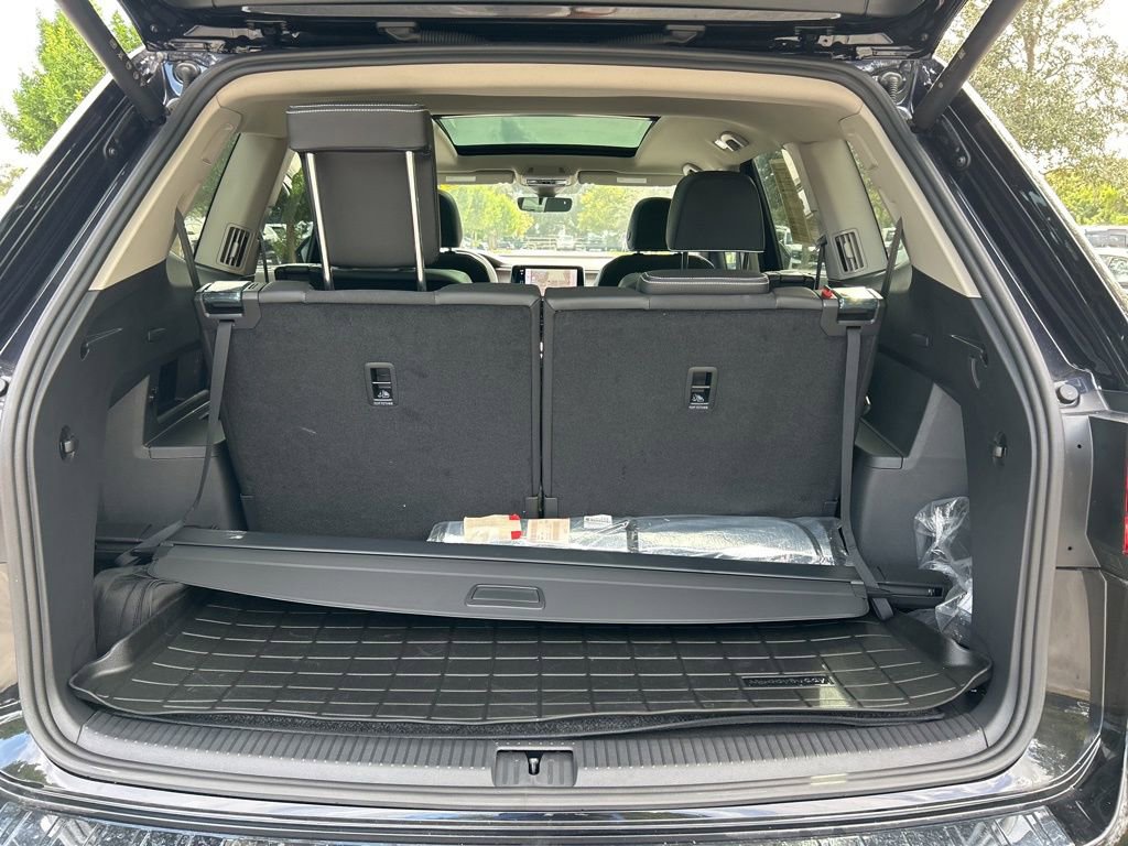 Used 2025 Volkswagen Atlas SEL Premium R-Line image 54