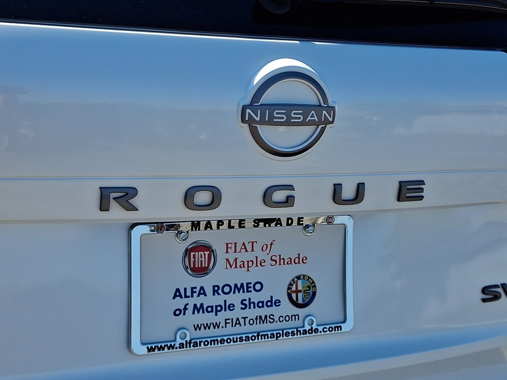 Used 2024 Nissan Rogue SV FWD image 16