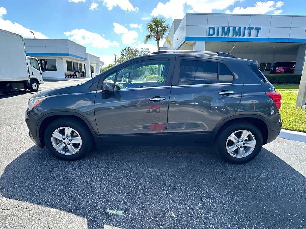 Used 2018 Chevrolet Trax LT w/ LT Convenience Package FWD image 8