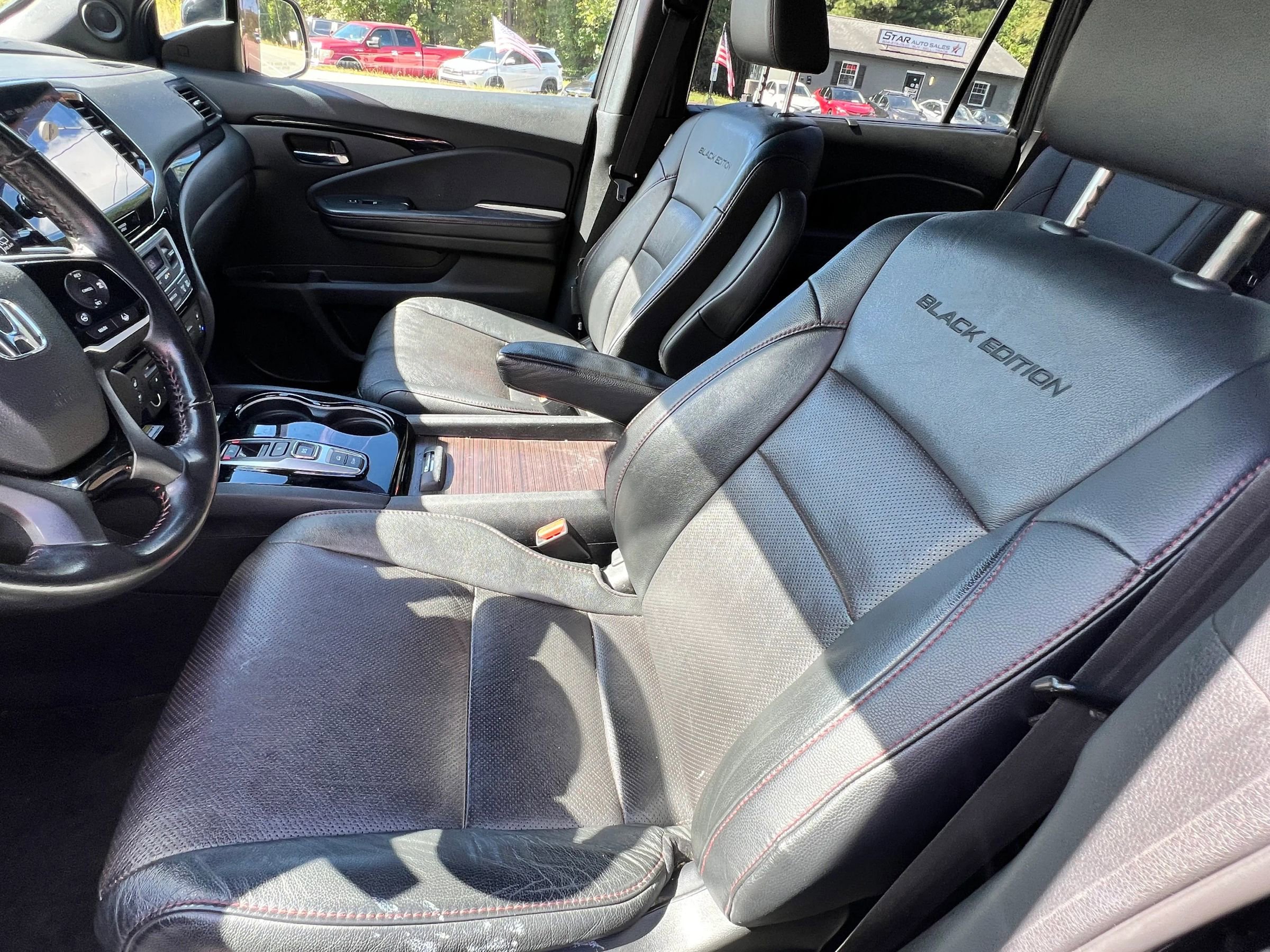 Used 2020 Honda Pilot Black Edition image 3