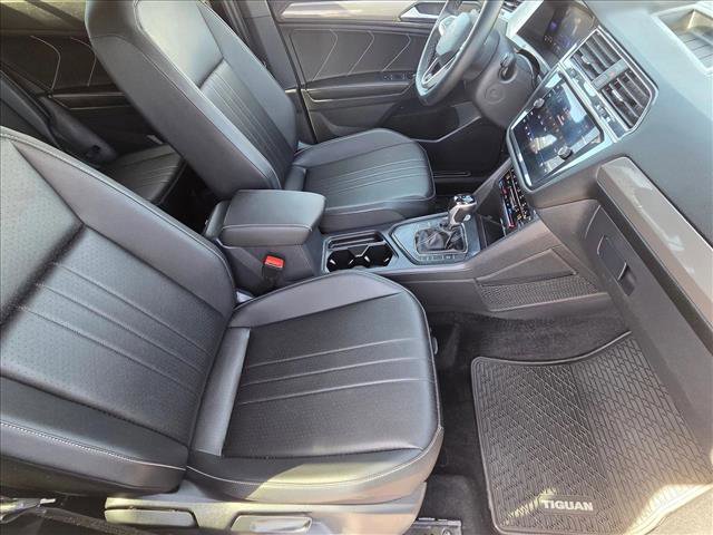 Certified 2023 Volkswagen Tiguan SE R-Line image 20