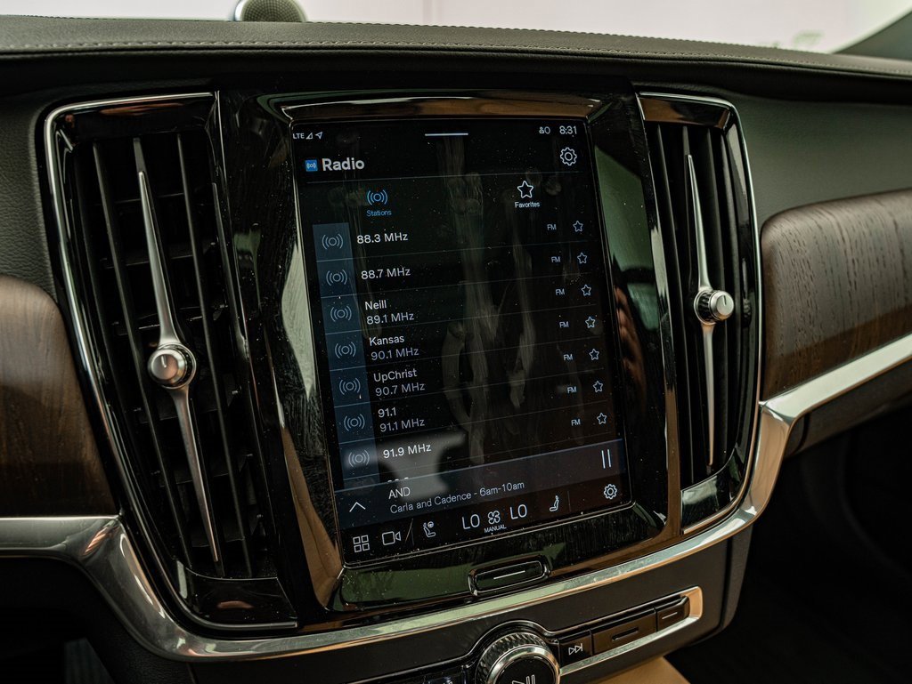 Used 2023 Volvo S90 B6 Ultimate w/ Lounge Package image 24