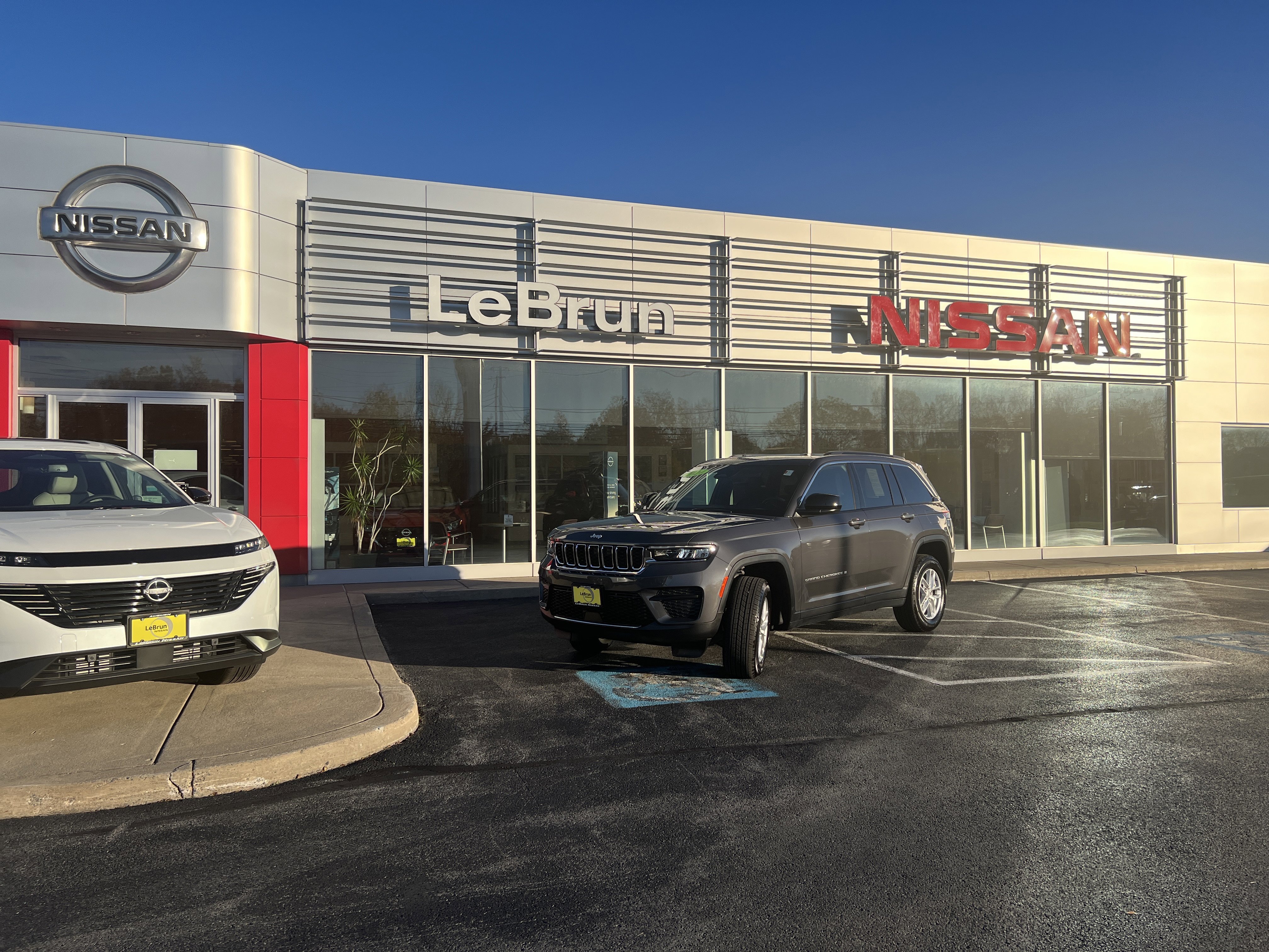Used 2024 Jeep Grand Cherokee Laredo X w/ Luxury Tech Group I