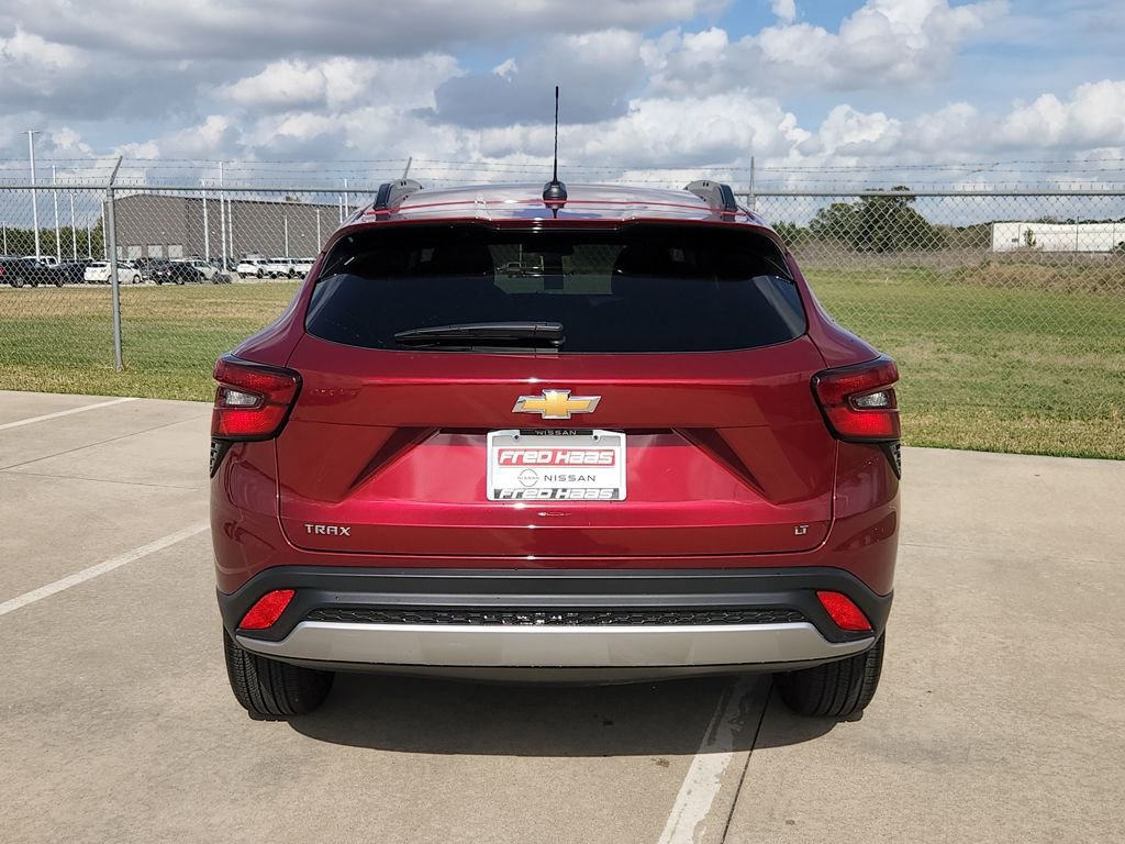 Used 2025 Chevrolet Trax LT image 6