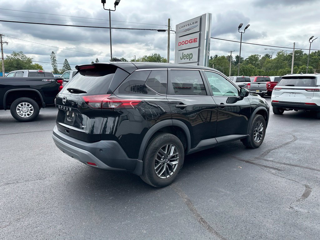 Used 2022 Nissan Rogue S AWD/4WD image 3