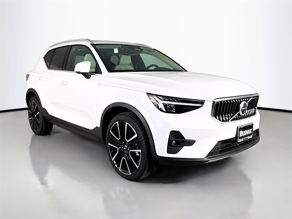 New 2025 Volvo XC40 B5 Ultra w/ Protection Package