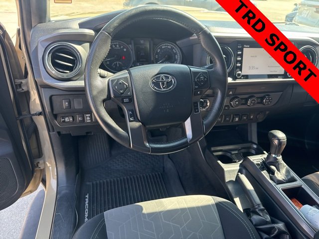 Used 2020 Toyota Tacoma TRD Sport w/ Technology Package image 17