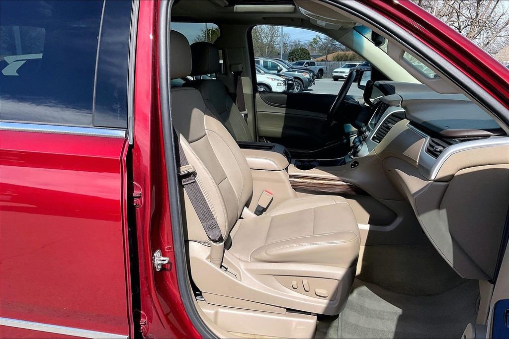 Used 2017 GMC Yukon XL SLT w/ Premium Edition image 10