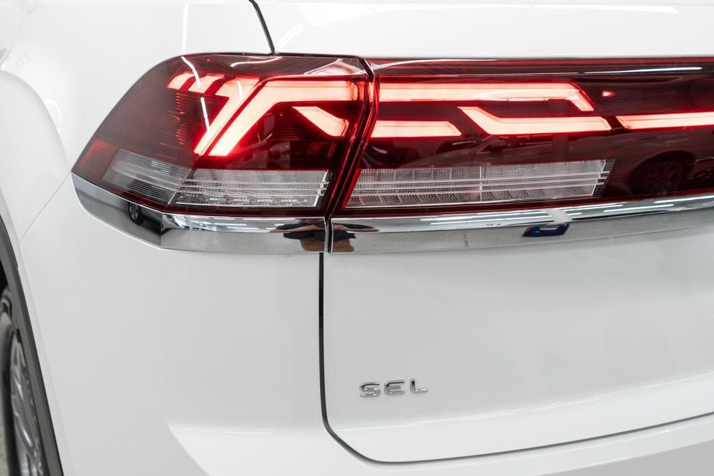 Used 2024 Volkswagen Atlas Cross Sport SEL R-Line AWD/4WD image 50