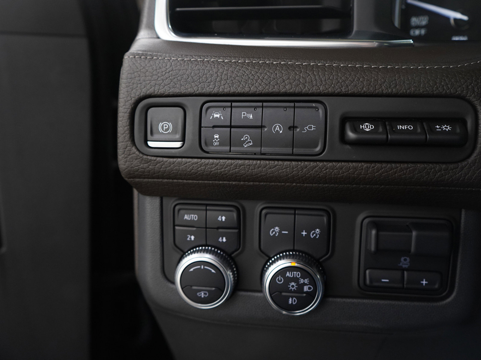 Used 2021 GMC Yukon XL Denali w/ Denali Ultimate Package image 31