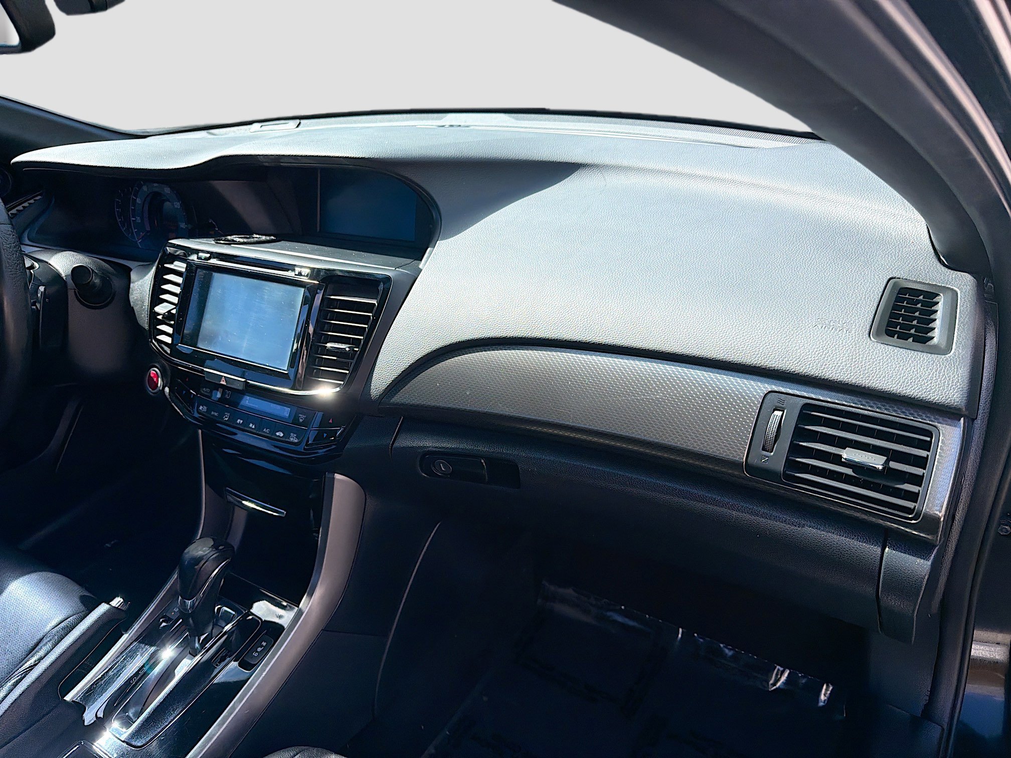 Used 2016 Honda Accord Touring image 25