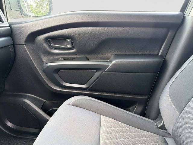 Used 2022 Nissan Titan S w/ HD Front GAWR Package AWD/4WD image 20