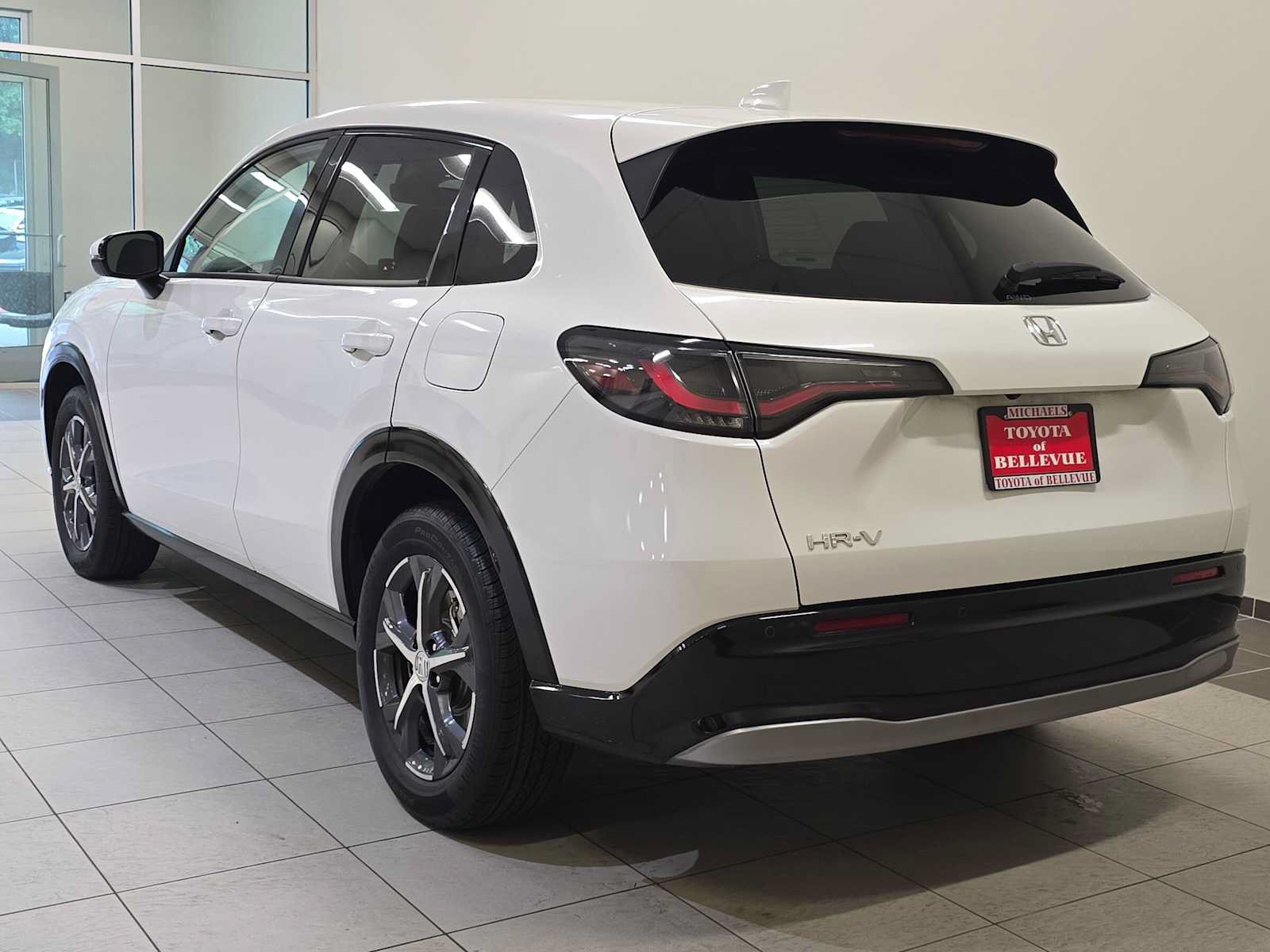 Used 2024 Honda HR-V EX-L image 4