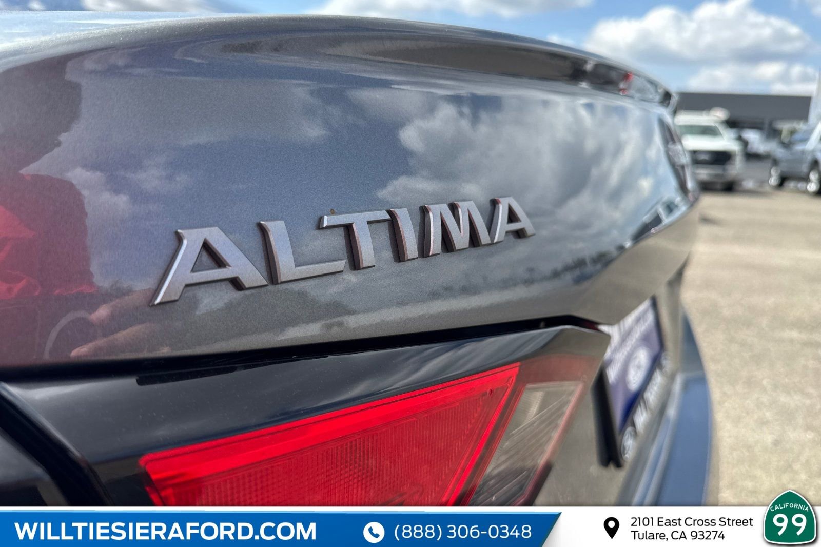 Used 2025 Nissan Altima 2.5 S FWD image 34