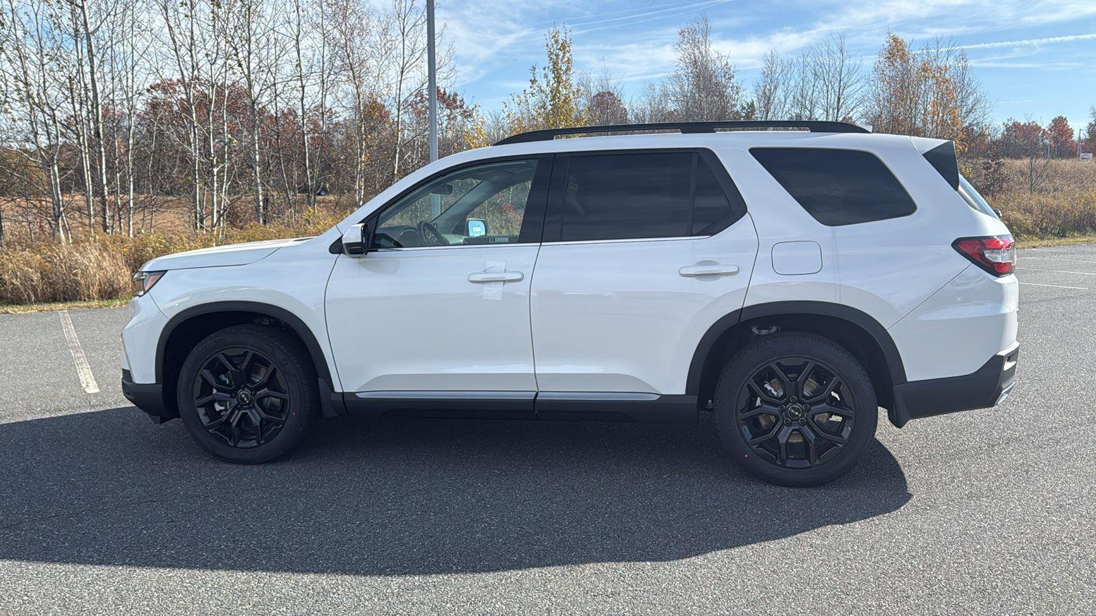 New 2025 Honda Pilot Touring image 13