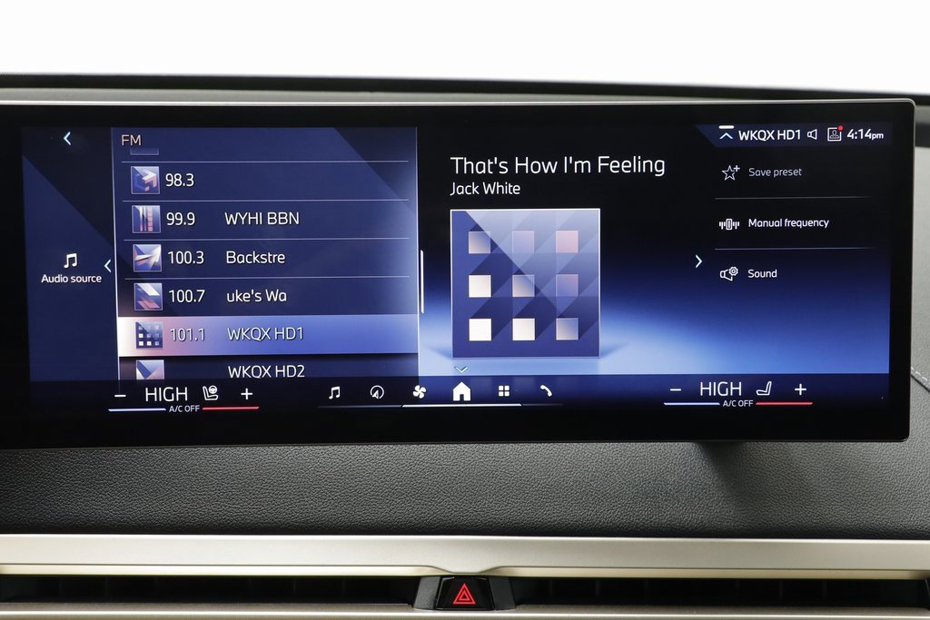 Used 2025 BMW iX xDrive50 image 10