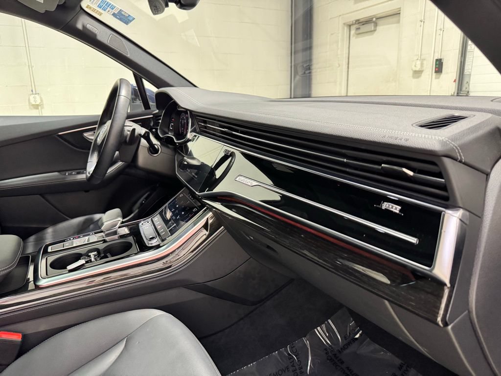 Used 2025 Audi Q7 3.0T Premium Plus AWD/4WD image 30