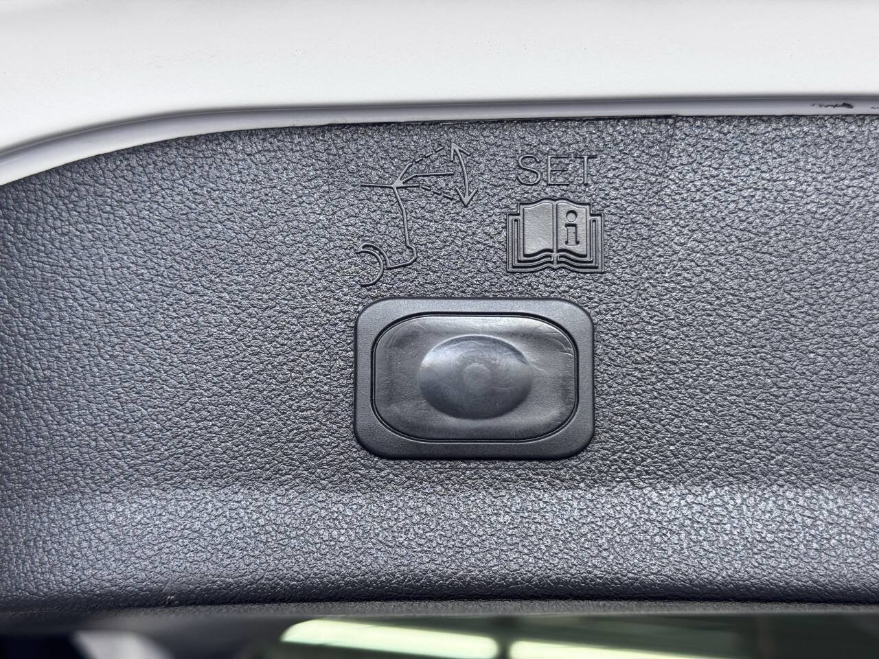 Used 2013 Ford Escape SEL image 35