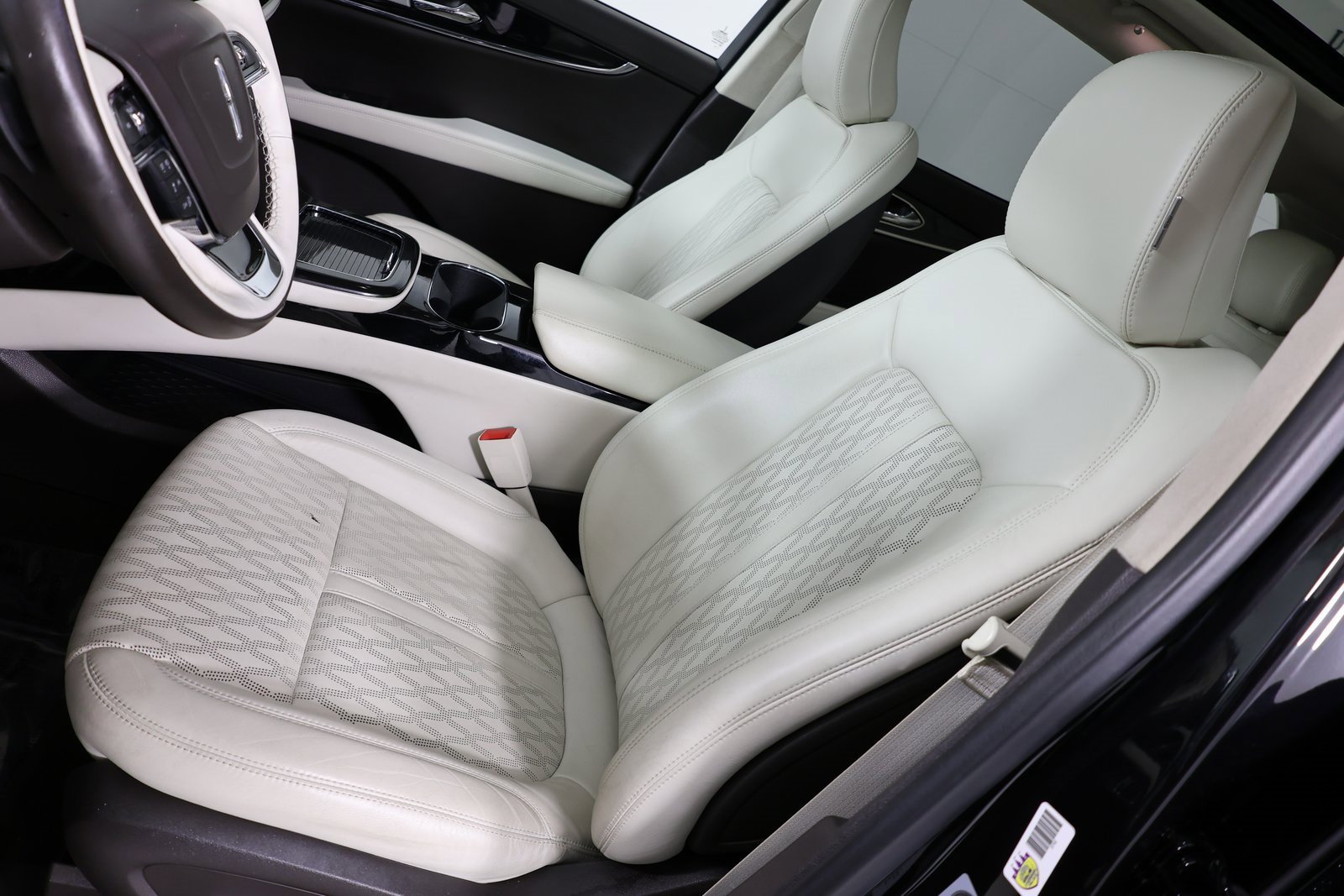 Used 2022 Lincoln Nautilus Black Label w/ Class II Trailer Tow Package image 10